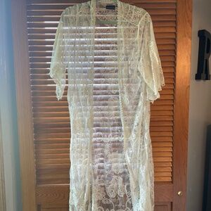 Shyanne white lace kimono